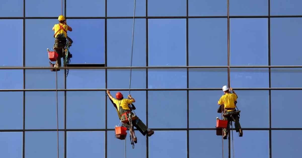 clean commercial windows